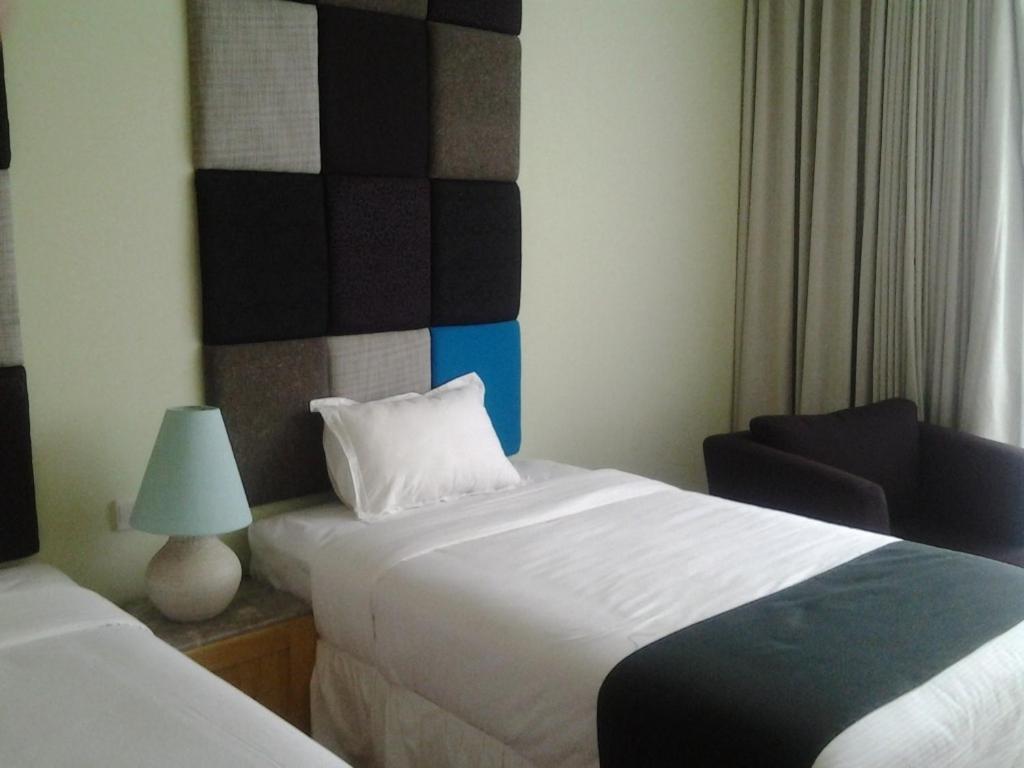 Chara Hotel Bandung Zimmer foto