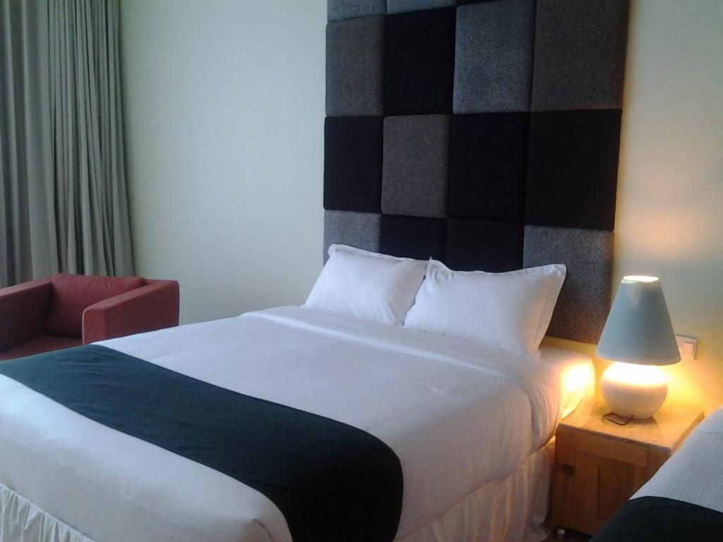 Chara Hotel Bandung Zimmer foto