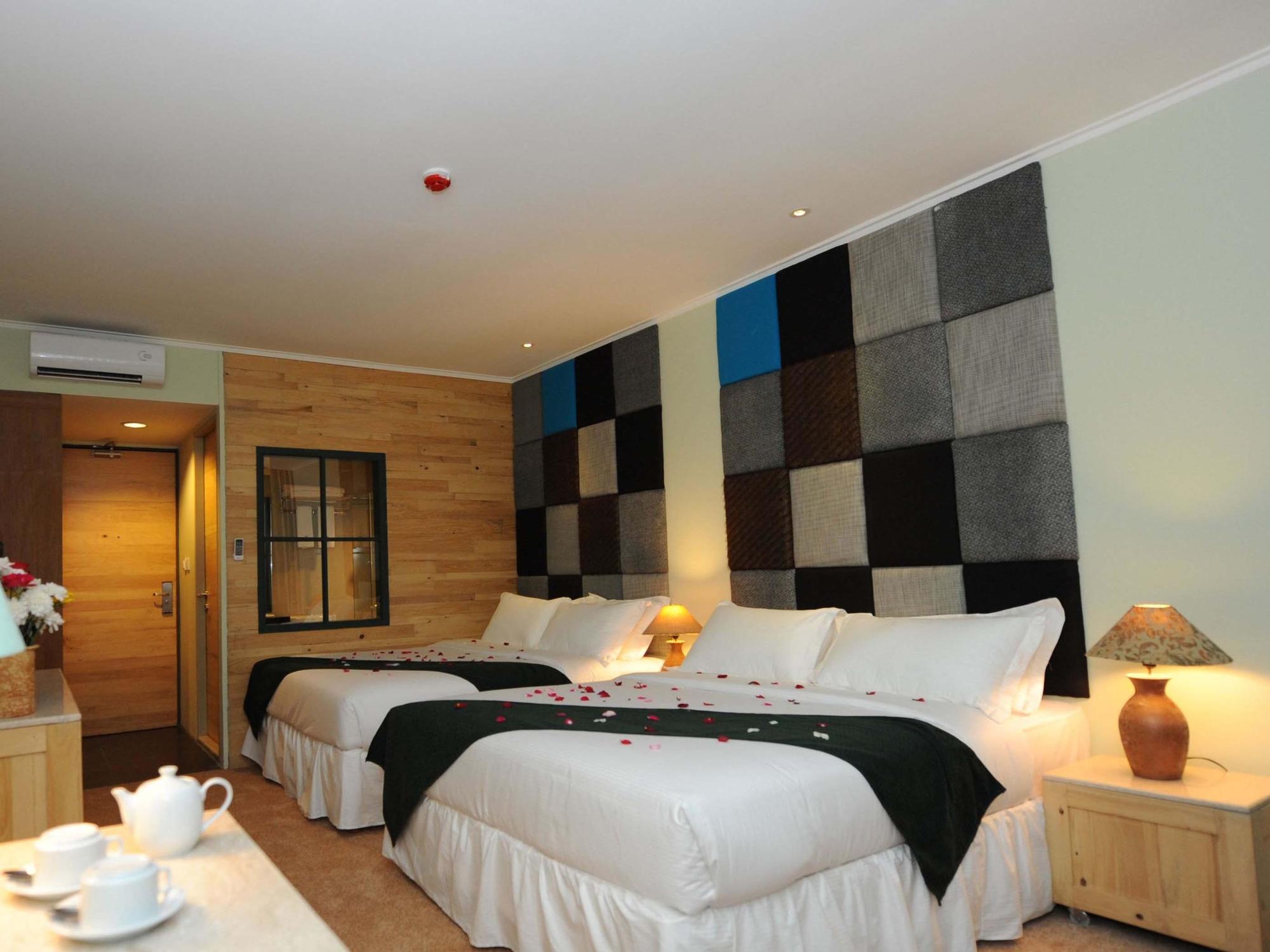 Chara Hotel Bandung Exterior foto