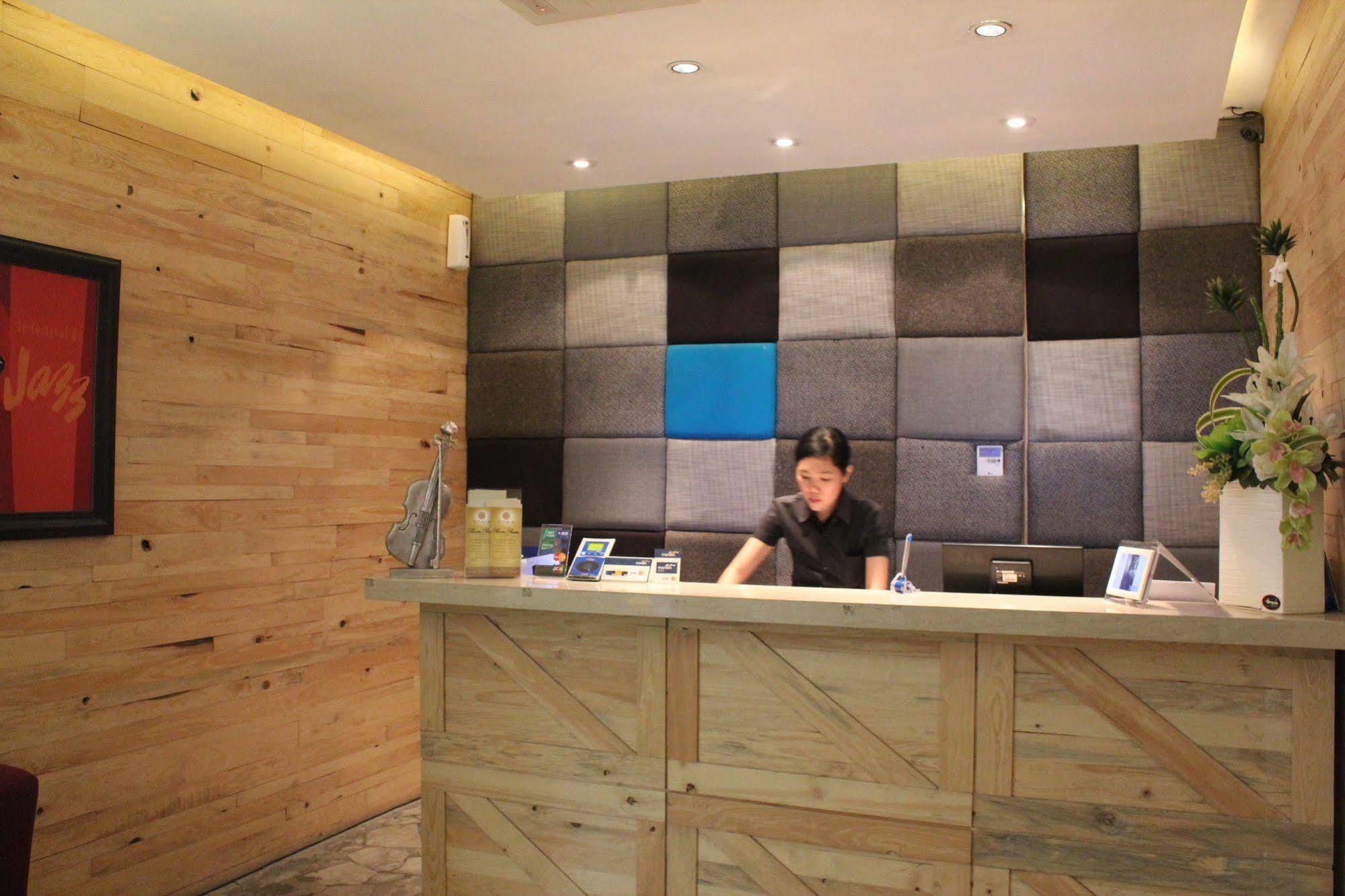 Chara Hotel Bandung Exterior foto