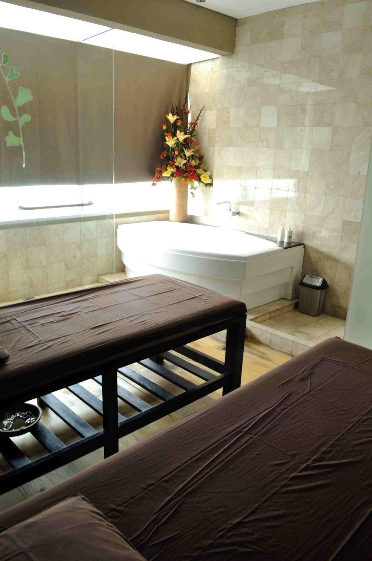 Chara Hotel Bandung Exterior foto
